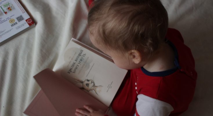 Libri per bambini da regalare a Natale 2011 - https://unsplash.com/photos/XUX2s1wsFmU?utm_source=unsplash&utm_medium=referral&utm_content=creditShareLink